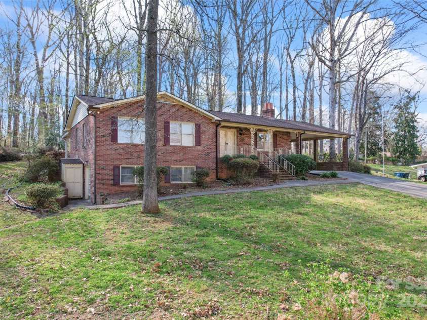 107 17th Street, Salisbury, NC 28144.  MLS# CAR4333959, YatesRealty ID 2297. 