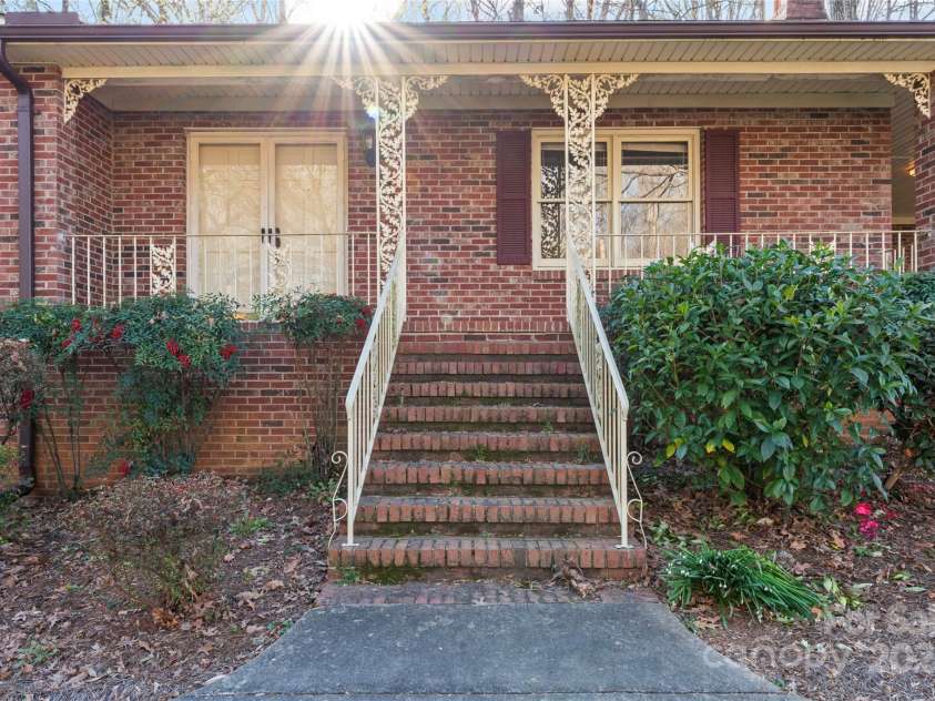 107 17th Street, Salisbury, NC 28144.  MLS# CAR4333959, YatesRealty ID 2297. 