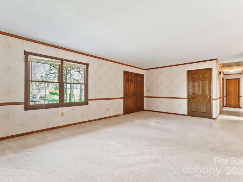 107 17th Street, Salisbury, NC 28144.  MLS# CAR4333959, YatesRealty ID 2297. 