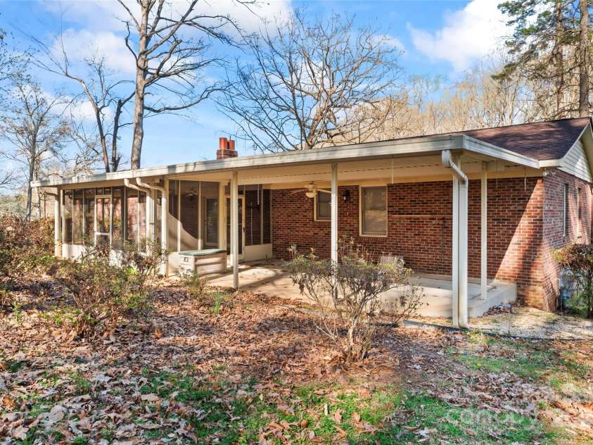 107 17th Street, Salisbury, NC 28144.  MLS# CAR4333959, YatesRealty ID 2297. 