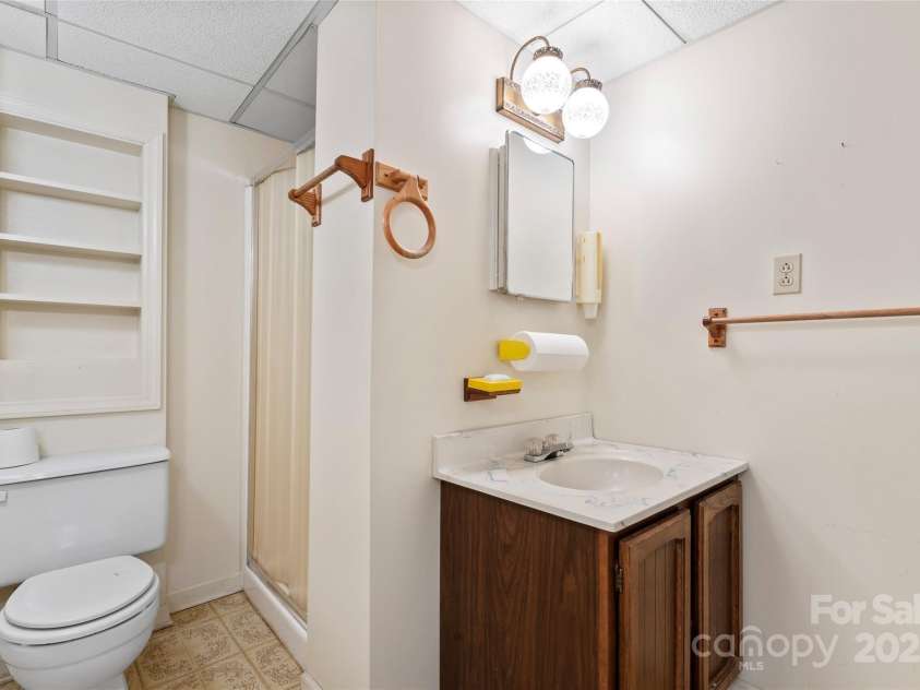 107 17th Street, Salisbury, NC 28144.  MLS# CAR4333959, YatesRealty ID 2297. Basement full bath