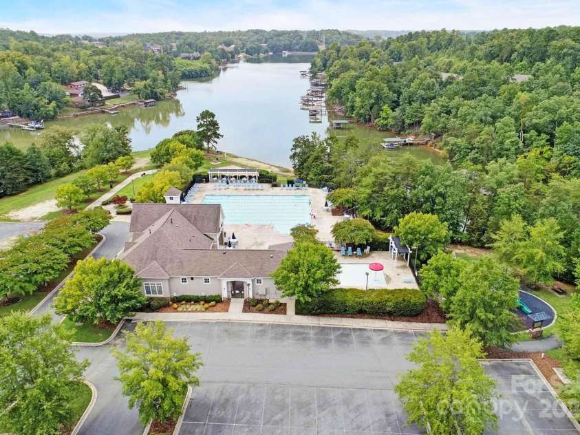 27056 Catamaran Drive, Tega Cay, SC 29708.  MLS# CAR4300029, YatesRealty ID 2297. Tega Cay area amenities