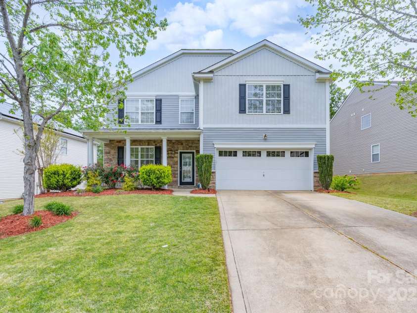 1144 Spicewood Pines Road, Fort Mill, SC 29708.  MLS# CAR4246167, YatesRealty ID 22970. 1144 Spicewood Pines Road
