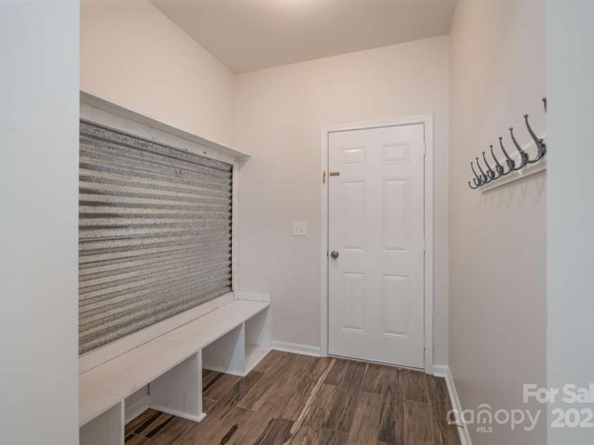 1144 Spicewood Pines Road, Fort Mill, SC 29708.  MLS# CAR4246167, YatesRealty ID 22970. Drop zone by garage door