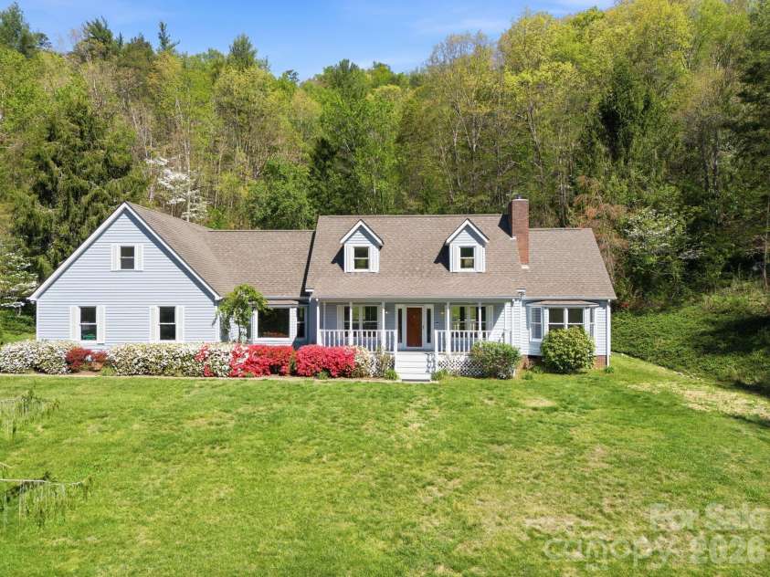 29 Small Mountain Drive, Asheville, NC 28805.  MLS# CAR4371333, YatesRealty ID 22970. 