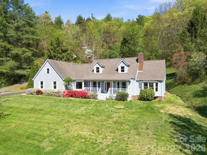 29 Small Mountain Drive, Asheville, NC 28805.  MLS# CAR4371333, YatesRealty ID 22970. 