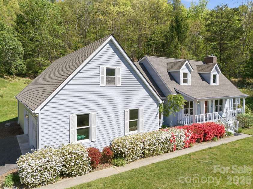 29 Small Mountain Drive, Asheville, NC 28805.  MLS# CAR4371333, YatesRealty ID 22970. 