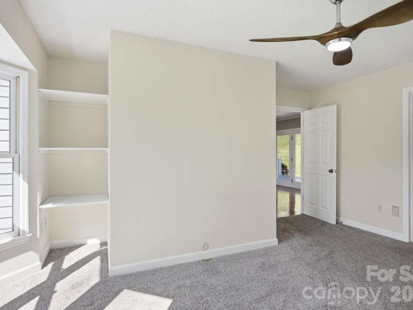 29 Small Mountain Drive, Asheville, NC 28805.  MLS# CAR4371333, YatesRealty ID 22970. 