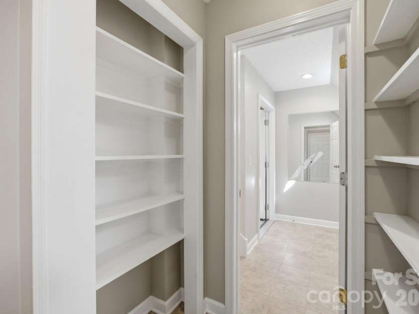 29 Small Mountain Drive, Asheville, NC 28805.  MLS# CAR4371333, YatesRealty ID 22970. 