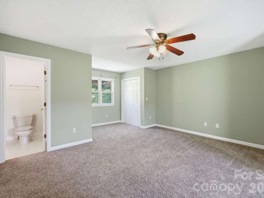 29 Small Mountain Drive, Asheville, NC 28805.  MLS# CAR4371333, YatesRealty ID 22970. 