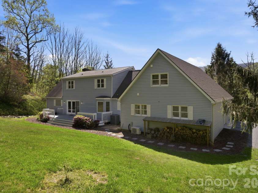 29 Small Mountain Drive, Asheville, NC 28805.  MLS# CAR4371333, YatesRealty ID 22970. 