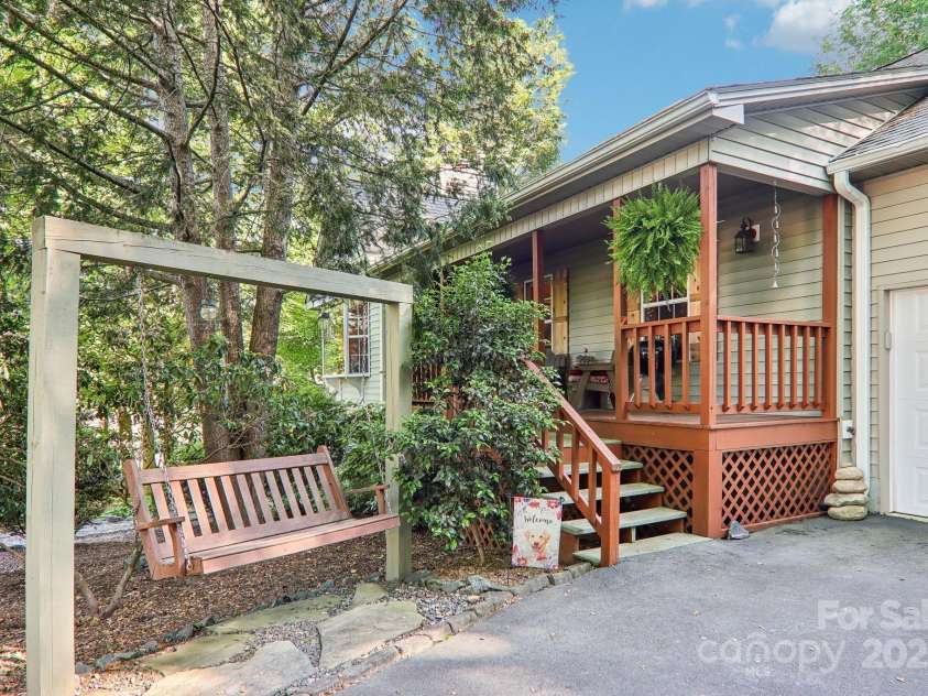 123 Brandymill Loop, Etowah, NC 28729.  MLS# CAR4264778, YatesRealty ID 22971. 