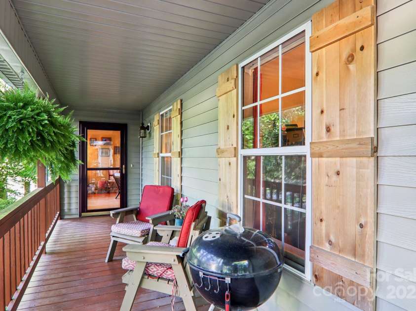 123 Brandymill Loop, Etowah, NC 28729.  MLS# CAR4264778, YatesRealty ID 22971. 