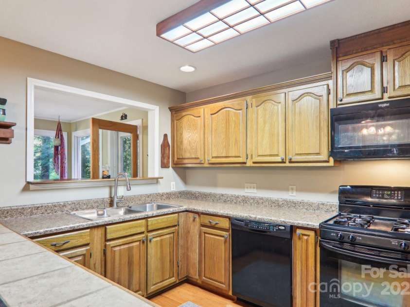 123 Brandymill Loop, Etowah, NC 28729.  MLS# CAR4264778, YatesRealty ID 22971. 