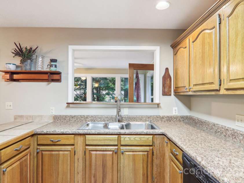 123 Brandymill Loop, Etowah, NC 28729.  MLS# CAR4264778, YatesRealty ID 22971. 