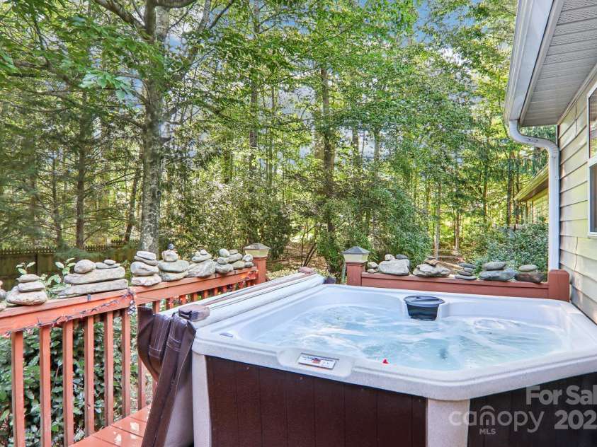 123 Brandymill Loop, Etowah, NC 28729.  MLS# CAR4264778, YatesRealty ID 22971. 