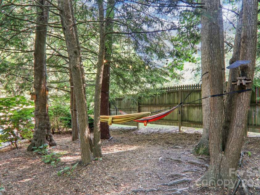 123 Brandymill Loop, Etowah, NC 28729.  MLS# CAR4264778, YatesRealty ID 22971. 