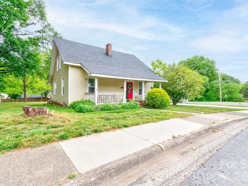 223 Waco Road, Kings Mountain, NC 28086.  MLS# CAR4376565, YatesRealty ID 22972. 