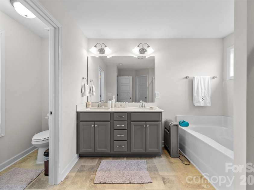 1116 Mayfern Drive, Hope Mills, NC 28348.  MLS# CAR4368391, YatesRealty ID 22974. Primary Bathroom