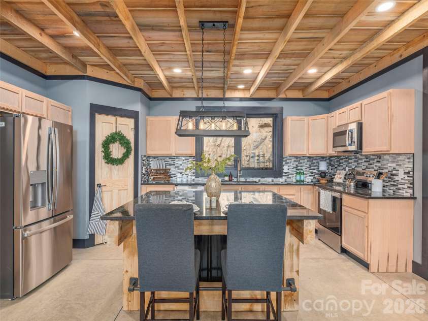 55 Dean Riddle Drive, Waynesville, NC 28785.  MLS# CAR4327719, YatesRealty ID 22975. 