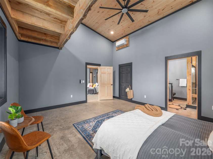 55 Dean Riddle Drive, Waynesville, NC 28785.  MLS# CAR4327719, YatesRealty ID 22975. 