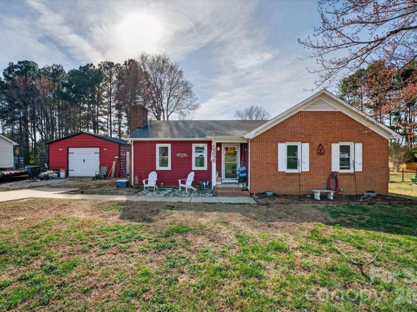 3205 Basilwood Circle, Monroe, NC 28110.  MLS# CAR4378087, YatesRealty ID 22976. 