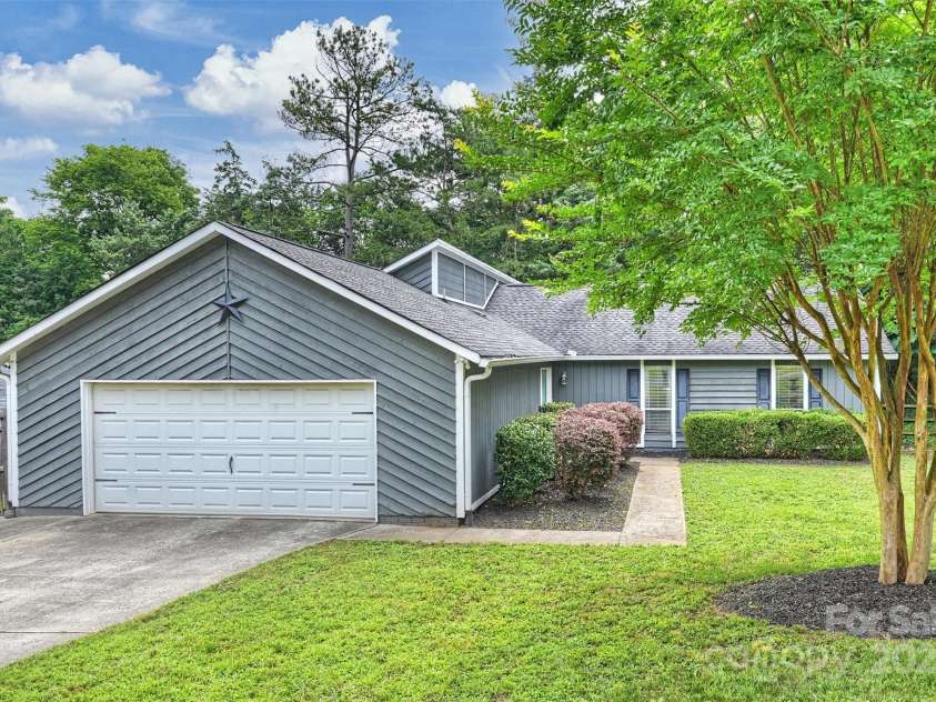 11619 Rimrock Canyon Drive, Charlotte, NC 28226.  MLS# CAR4259033, YatesRealty ID 22977. 