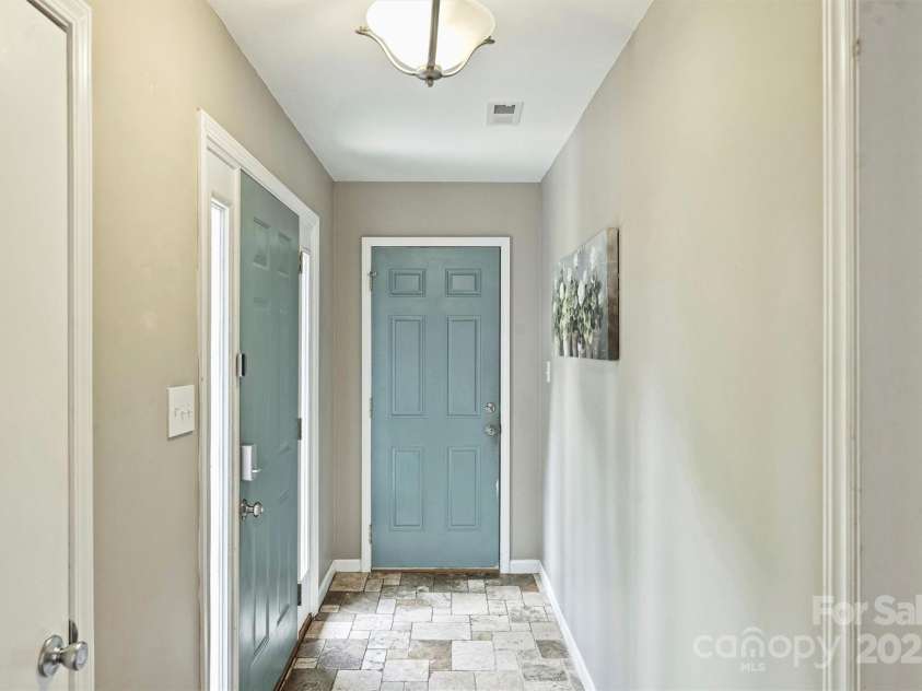 11619 Rimrock Canyon Drive, Charlotte, NC 28226.  MLS# CAR4259033, YatesRealty ID 22977. 