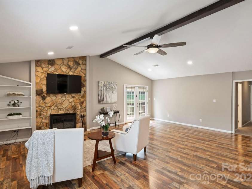 11619 Rimrock Canyon Drive, Charlotte, NC 28226.  MLS# CAR4259033, YatesRealty ID 22977. 