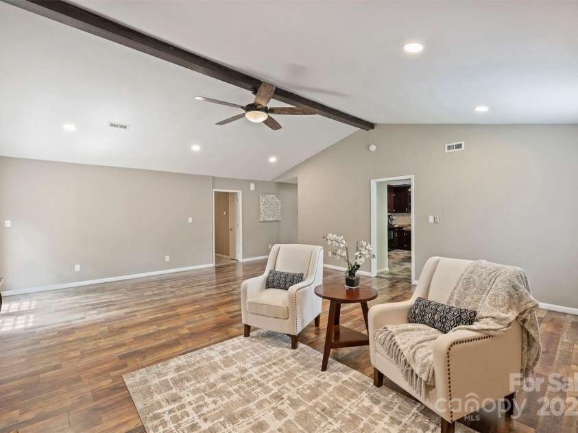 11619 Rimrock Canyon Drive, Charlotte, NC 28226.  MLS# CAR4259033, YatesRealty ID 22977. 