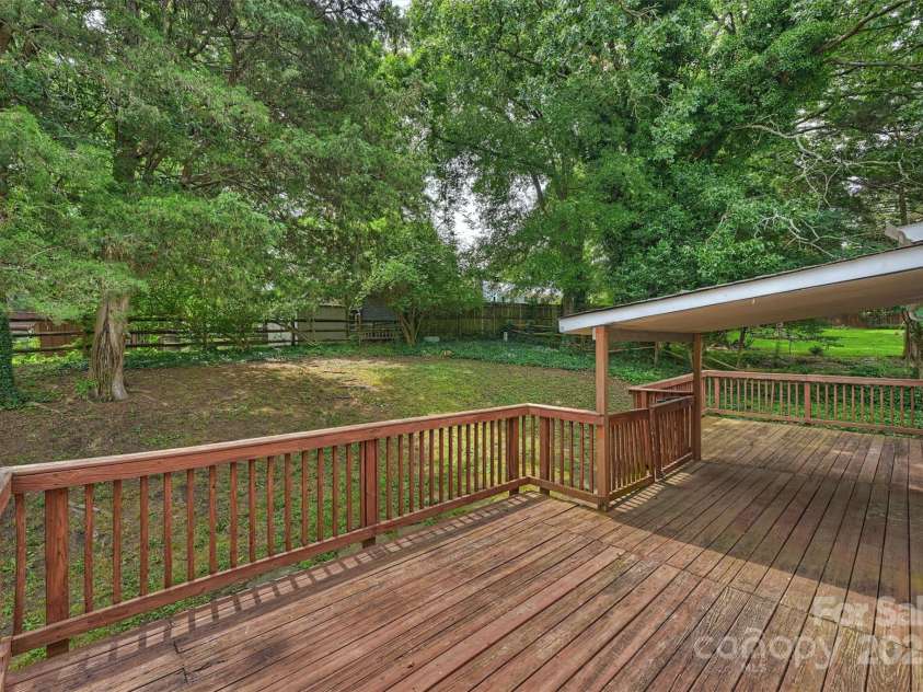 11619 Rimrock Canyon Drive, Charlotte, NC 28226.  MLS# CAR4259033, YatesRealty ID 22977. 