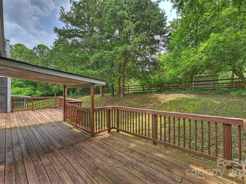 11619 Rimrock Canyon Drive, Charlotte, NC 28226.  MLS# CAR4259033, YatesRealty ID 22977. 