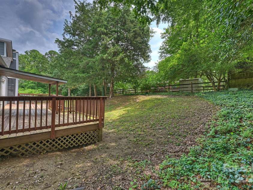 11619 Rimrock Canyon Drive, Charlotte, NC 28226.  MLS# CAR4259033, YatesRealty ID 22977. 