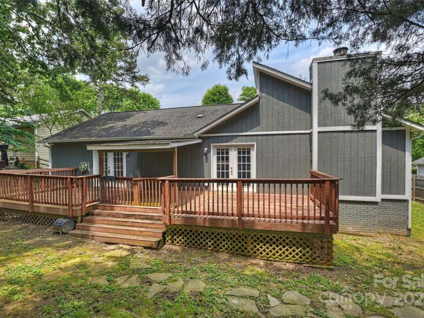 11619 Rimrock Canyon Drive, Charlotte, NC 28226.  MLS# CAR4259033, YatesRealty ID 22977. 