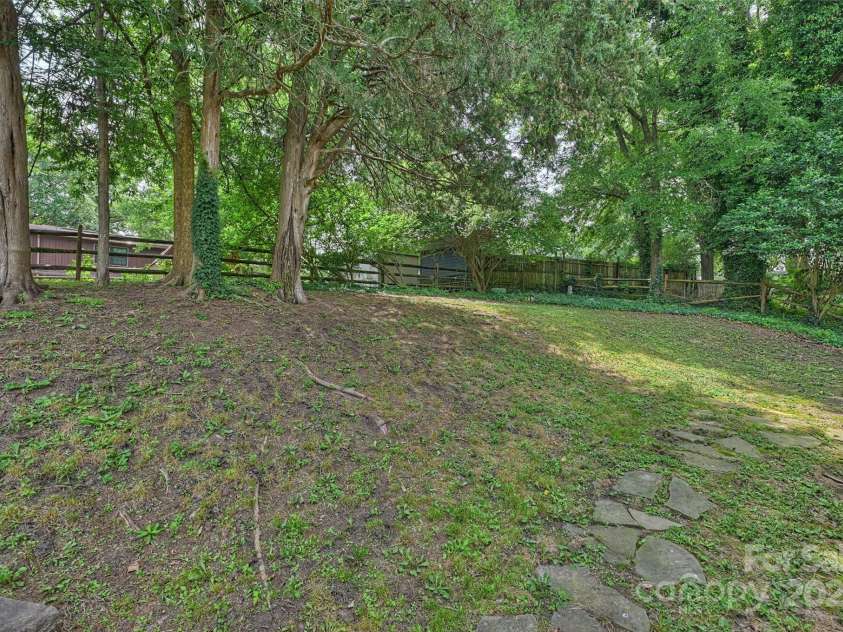 11619 Rimrock Canyon Drive, Charlotte, NC 28226.  MLS# CAR4259033, YatesRealty ID 22977. 