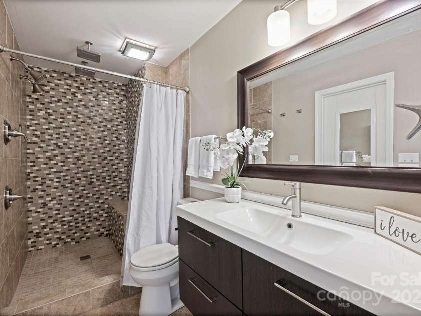 11619 Rimrock Canyon Drive, Charlotte, NC 28226.  MLS# CAR4259033, YatesRealty ID 22977. Tiled Walk in Shower