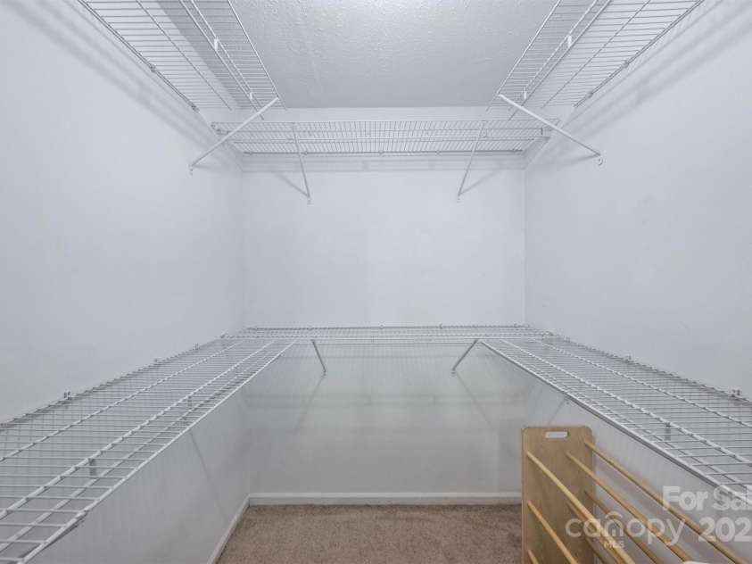 11619 Rimrock Canyon Drive, Charlotte, NC 28226.  MLS# CAR4259033, YatesRealty ID 22977. Walk in Closet