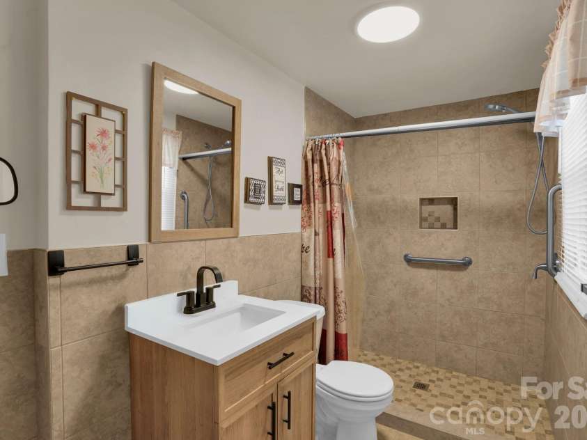 43 Mandalay Place, Concord, NC 28027.  MLS# CAR4361488, YatesRealty ID 22977. Bathroom