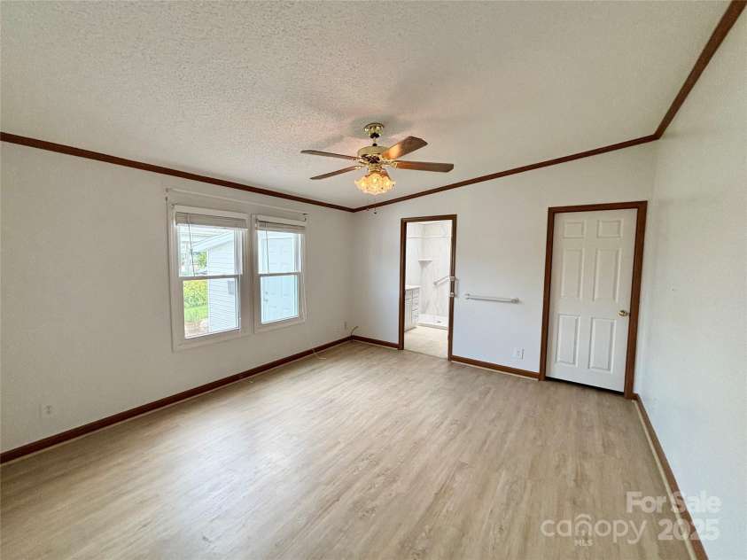 243 Riverwind Drive, Hendersonville, NC 28739.  MLS# CAR4275092, YatesRealty ID 22978. 