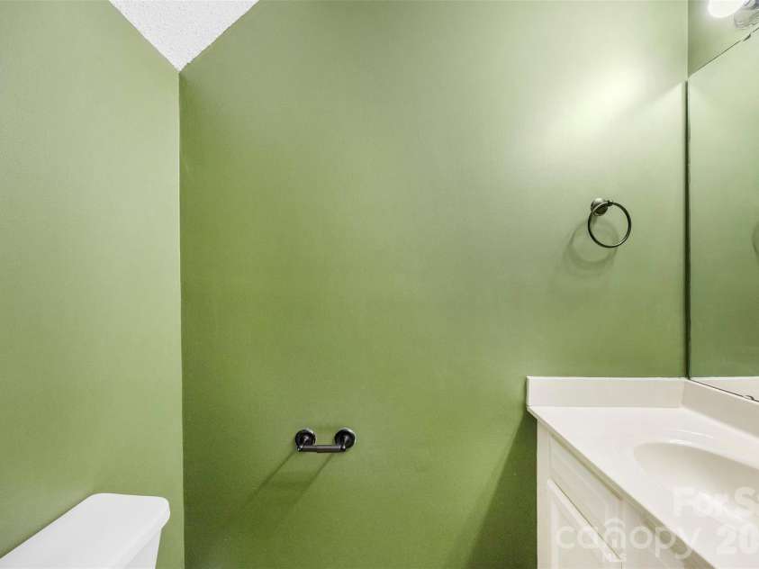 3105 Summercroft Lane, Charlotte, NC 28269.  MLS# CAR4350537, YatesRealty ID 22979. 1/2 Bath Downstairs