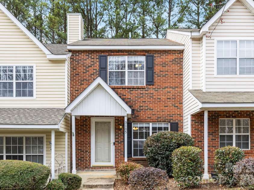 3105 Summercroft Lane, Charlotte, NC 28269.  MLS# CAR4350537, YatesRealty ID 22979. Front Entrance