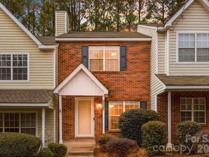 3105 Summercroft Lane, Charlotte, NC 28269.  MLS# CAR4350537, YatesRealty ID 22979. Front Entrance