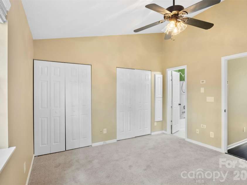 3105 Summercroft Lane, Charlotte, NC 28269.  MLS# CAR4350537, YatesRealty ID 22979. Primary Bedroom