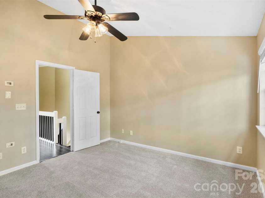 3105 Summercroft Lane, Charlotte, NC 28269.  MLS# CAR4350537, YatesRealty ID 22979. Primary Bedroom
