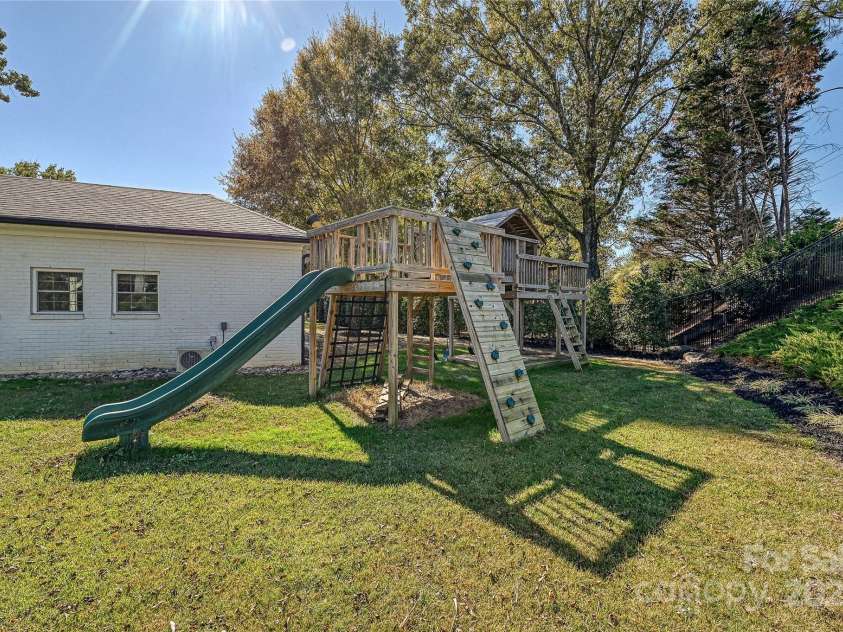 10840 Bay Hill Club Drive, Charlotte, NC 28277.  MLS# CAR4315497, YatesRealty ID 2298. 