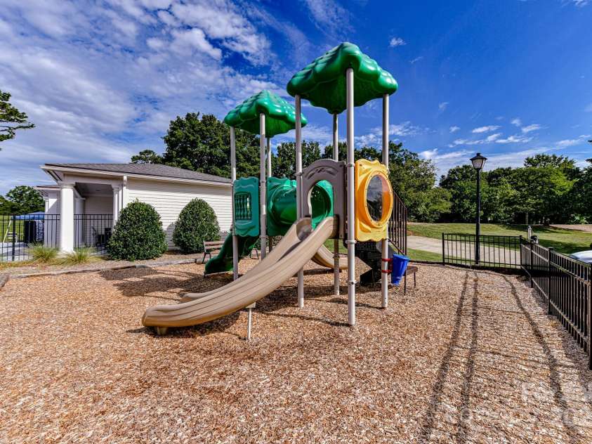 10840 Bay Hill Club Drive, Charlotte, NC 28277.  MLS# CAR4315497, YatesRealty ID 2298. 