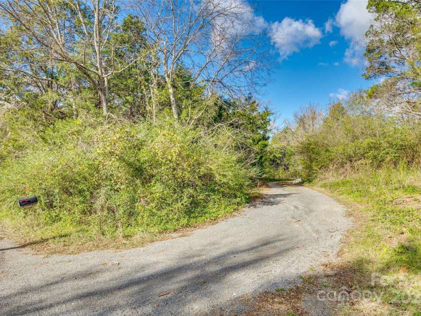 2331 Gill Jordan Road, Chester, SC 29706.  MLS# CAR4234110, YatesRealty ID 2298. 