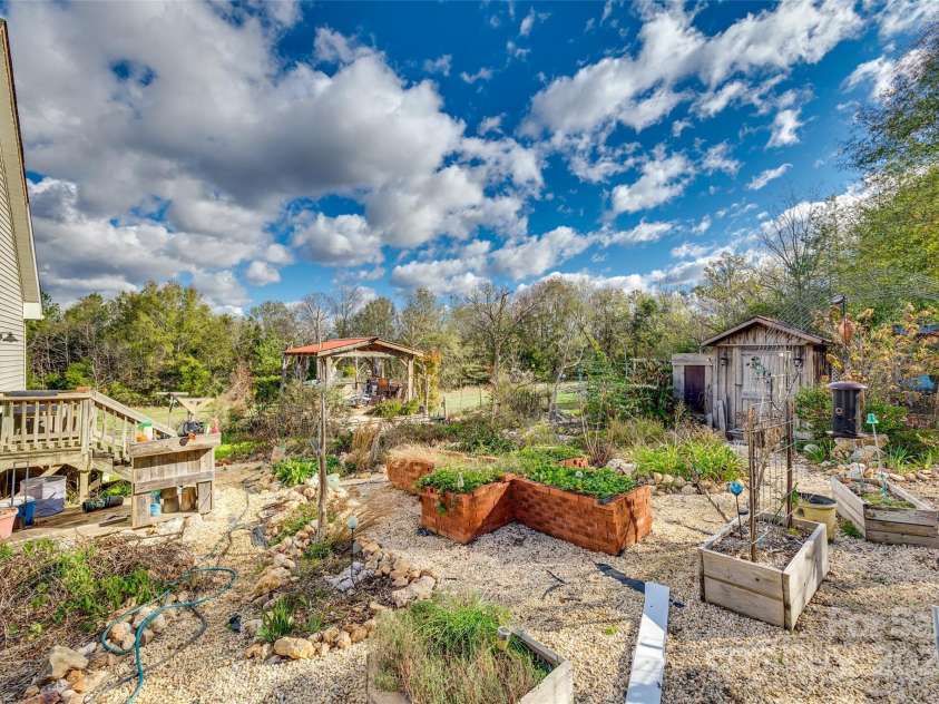 2331 Gill Jordan Road, Chester, SC 29706.  MLS# CAR4234110, YatesRealty ID 2298. 