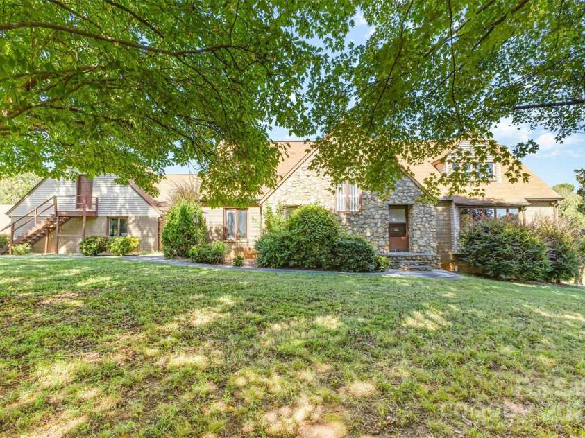 475 Baymount Drive, Statesville, NC 28625.  MLS# CAR4317299, YatesRealty ID 2298. 