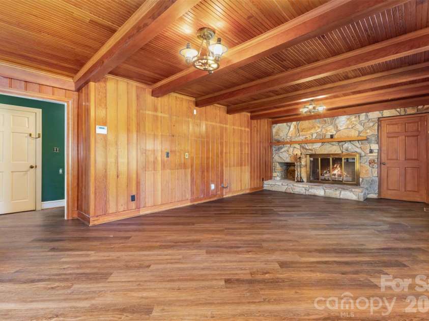 475 Baymount Drive, Statesville, NC 28625.  MLS# CAR4429382, YatesRealty ID 2298. 